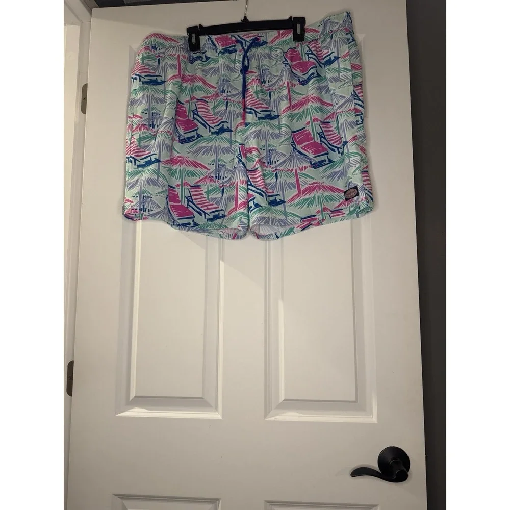 Vineyard Vines Men's Chappy Swim Trunks 7